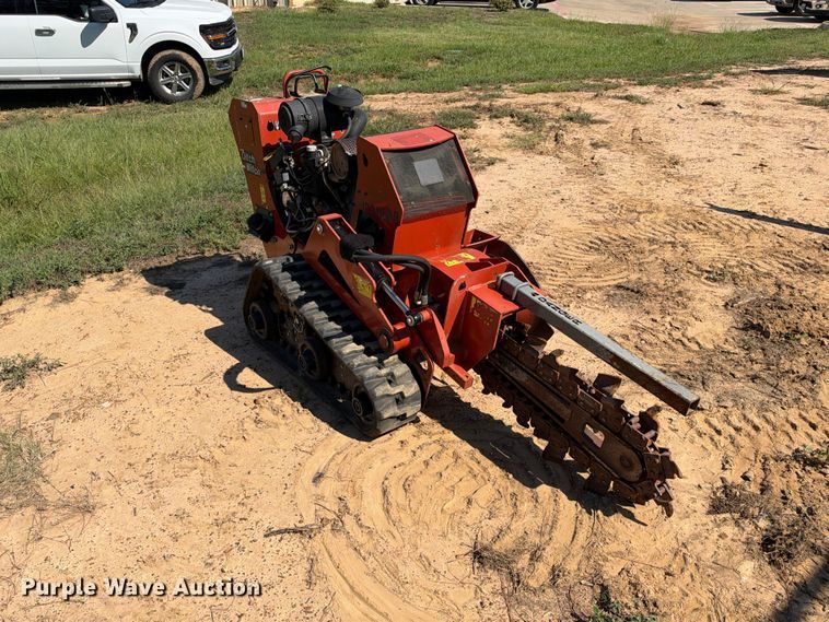 image for item ES8268 2018 Ditch Witch C24X trencher