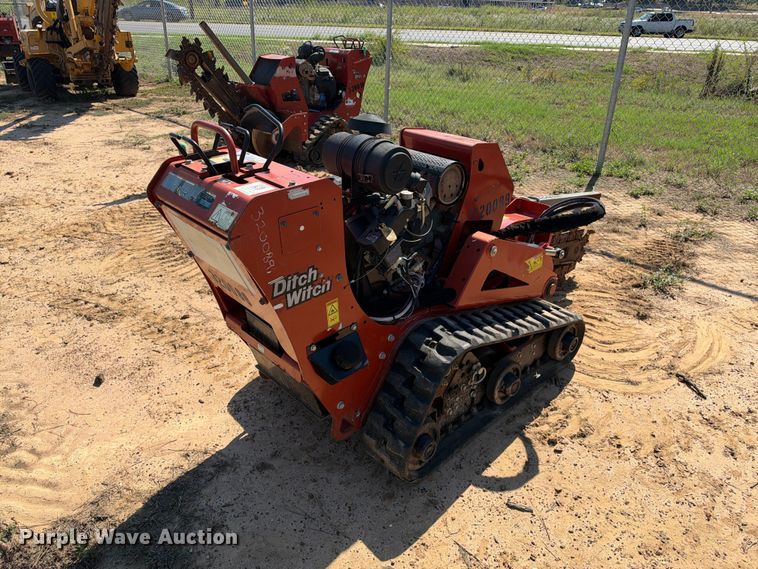 image for item ES8268 2018 Ditch Witch C24X trencher