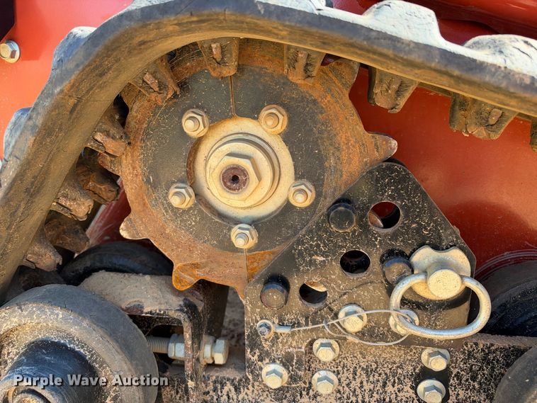 image for item ES8268 2018 Ditch Witch C24X trencher