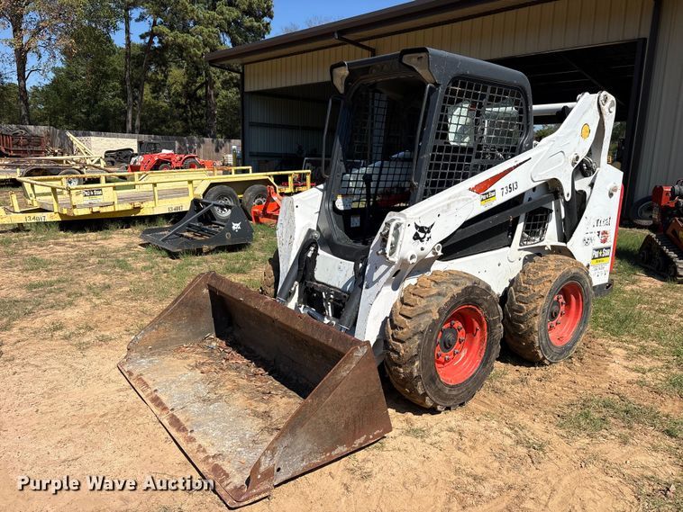 image for item ES8272 2020 Bobcat S570 skid steer loader