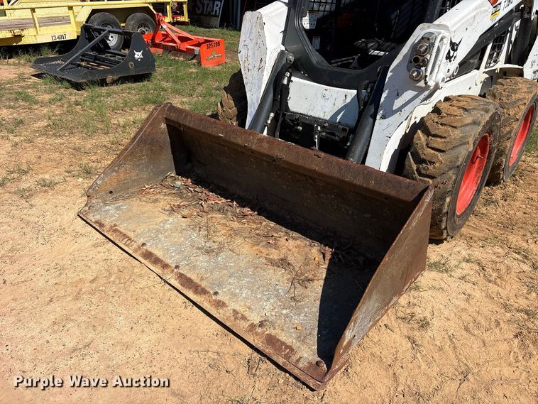 image for item ES8272 2020 Bobcat S570 skid steer loader