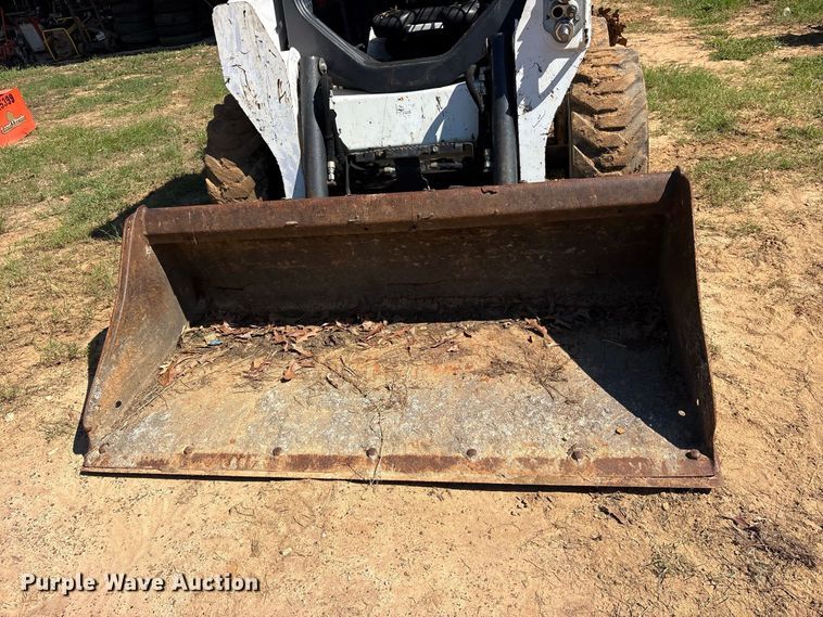 image for item ES8272 2020 Bobcat S570 skid steer loader