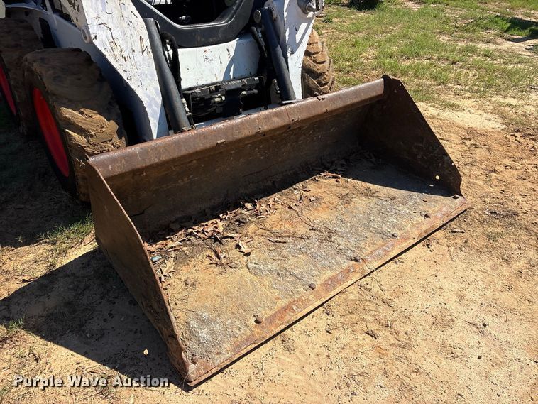 image for item ES8272 2020 Bobcat S570 skid steer loader