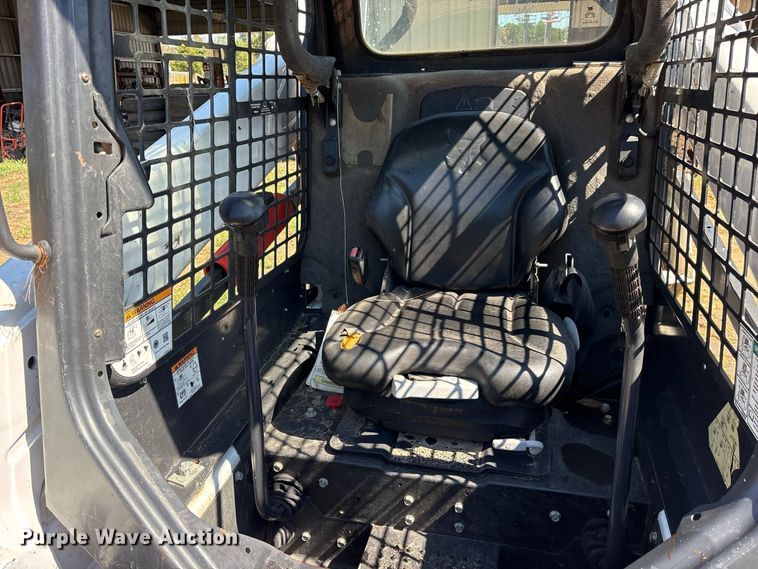 image for item ES8272 2020 Bobcat S570 skid steer loader