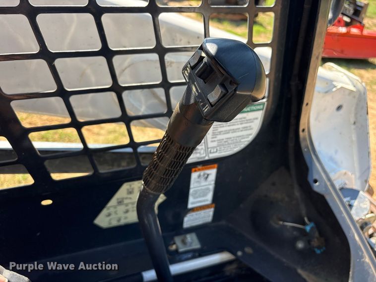 image for item ES8272 2020 Bobcat S570 skid steer loader