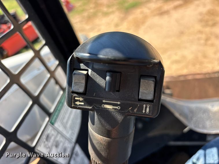 image for item ES8272 2020 Bobcat S570 skid steer loader