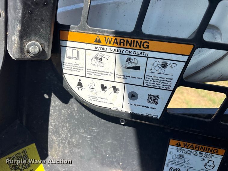 image for item ES8272 2020 Bobcat S570 skid steer loader
