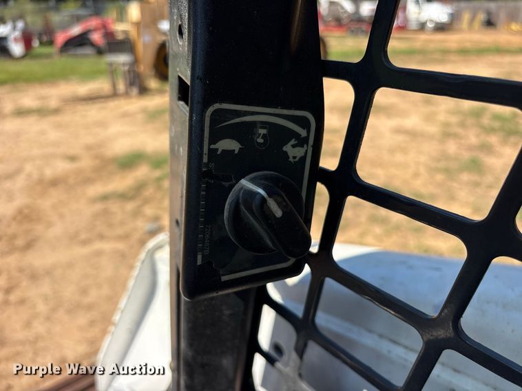 image for item ES8272 2020 Bobcat S570 skid steer loader