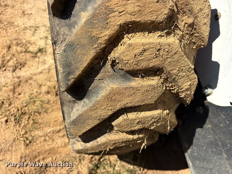 image for item ES8272 2020 Bobcat S570 skid steer loader