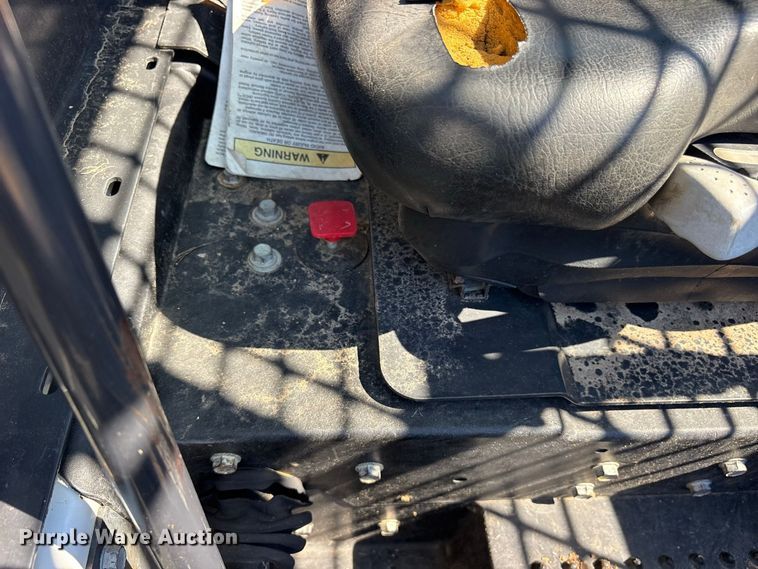 image for item ES8272 2020 Bobcat S570 skid steer loader