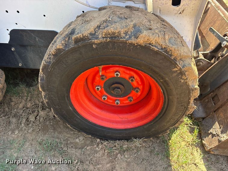 image for item ES8272 2020 Bobcat S570 skid steer loader