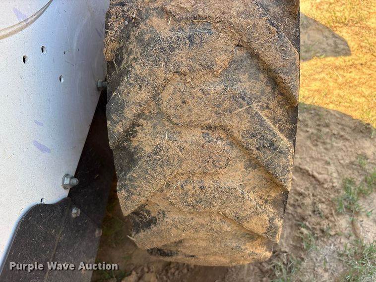 image for item ES8272 2020 Bobcat S570 skid steer loader