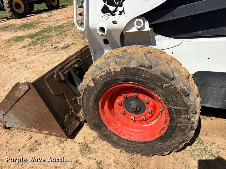 image for item ES8272 2020 Bobcat S570 skid steer loader