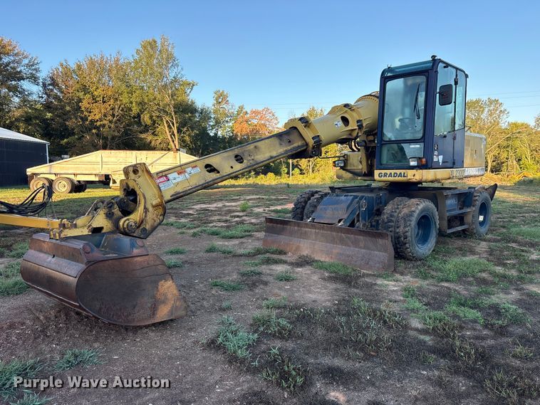 image for item ES8278 2000 Gradall XL 2300 wheel loader