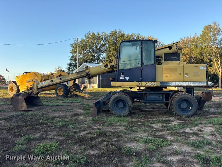 image for item ES8278 2000 Gradall XL 2300 wheel loader