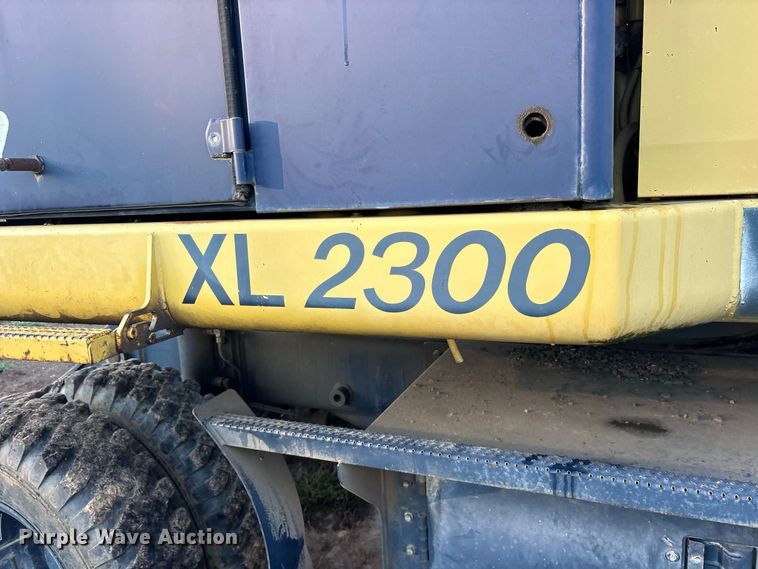 image for item ES8278 2000 Gradall XL 2300 wheel loader