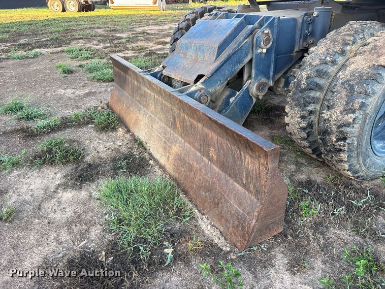 image for item ES8278 2000 Gradall XL 2300 wheel loader