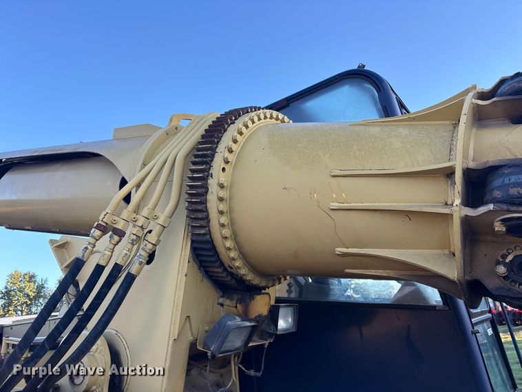 image for item ES8278 2000 Gradall XL 2300 wheel loader