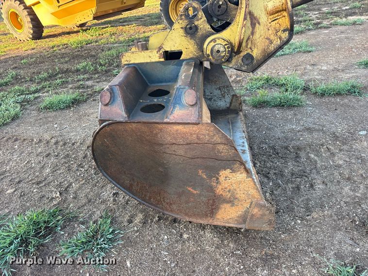 image for item ES8278 2000 Gradall XL 2300 wheel loader