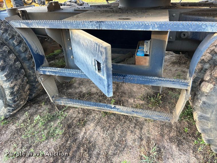 image for item ES8278 2000 Gradall XL 2300 wheel loader