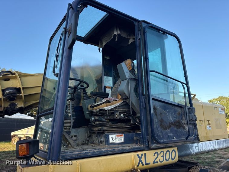 image for item ES8278 2000 Gradall XL 2300 wheel loader