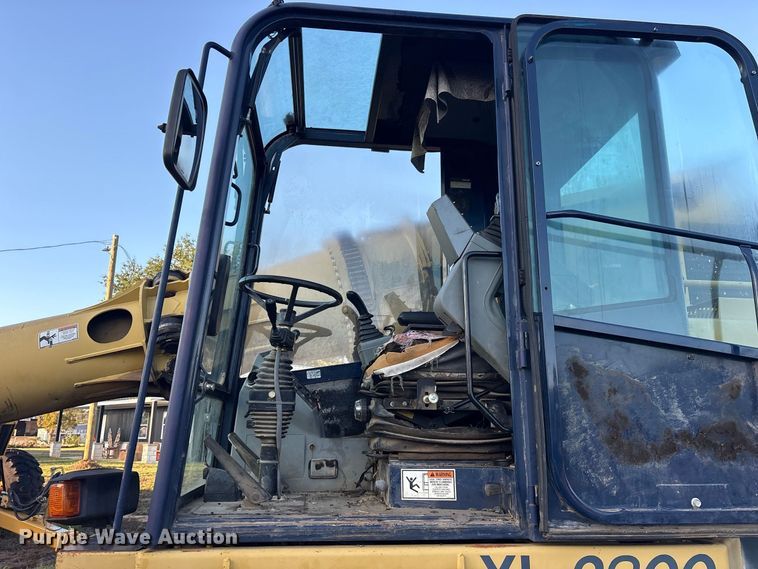 image for item ES8278 2000 Gradall XL 2300 wheel loader