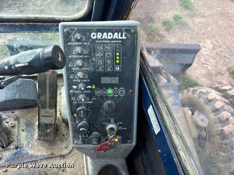 image for item ES8278 2000 Gradall XL 2300 wheel loader