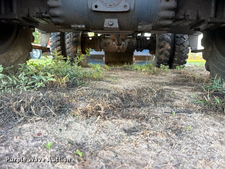 image for item ES8278 2000 Gradall XL 2300 wheel loader