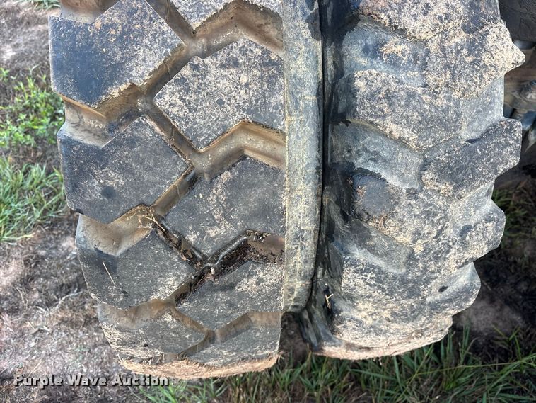 image for item ES8278 2000 Gradall XL 2300 wheel loader