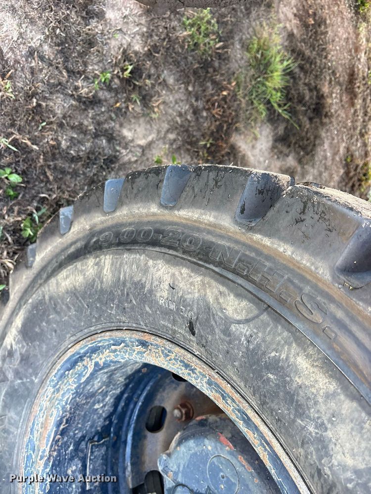 image for item ES8278 2000 Gradall XL 2300 wheel loader