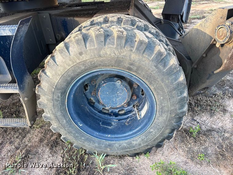 image for item ES8278 2000 Gradall XL 2300 wheel loader