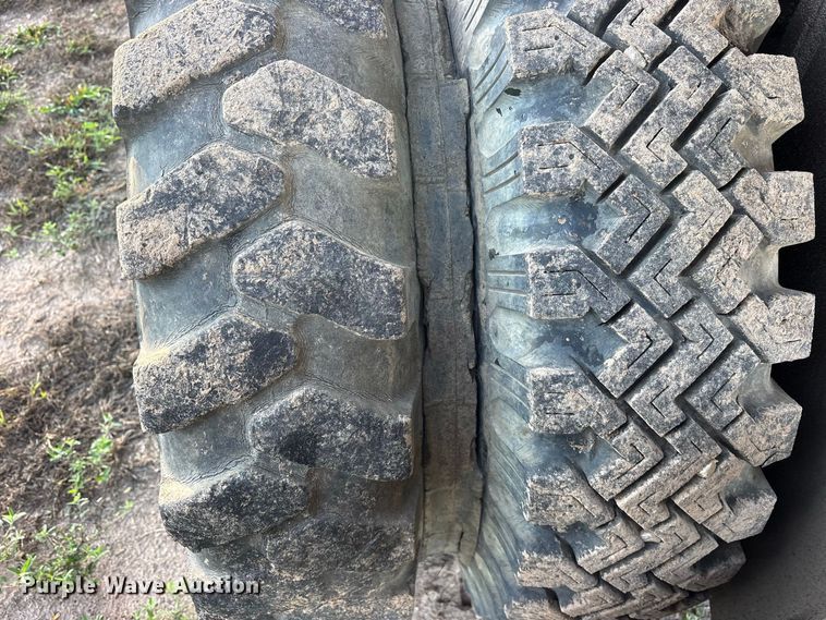 image for item ES8278 2000 Gradall XL 2300 wheel loader