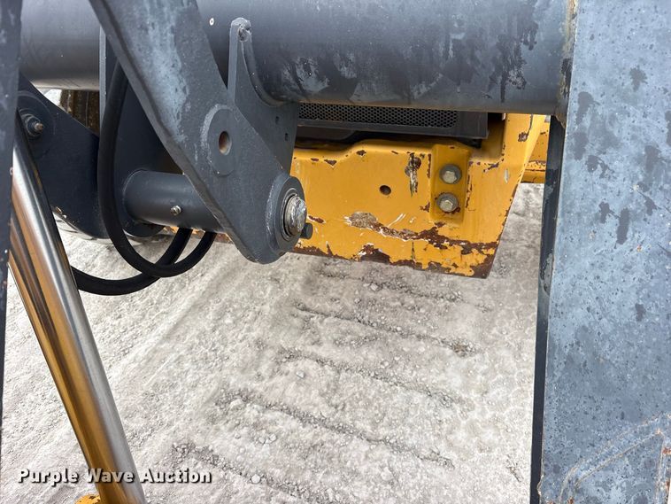 image for item ES8286 2015 John Deere 310K backhoe