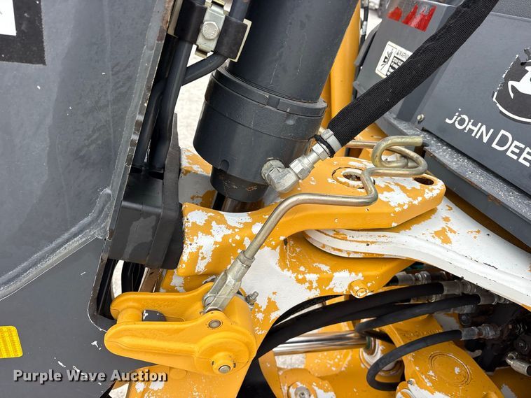 image for item ES8286 2015 John Deere 310K backhoe