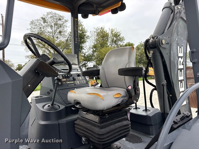 image for item ES8286 2015 John Deere 310K backhoe
