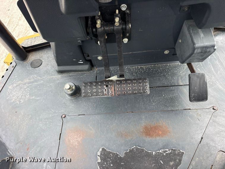image for item ES8286 2015 John Deere 310K backhoe