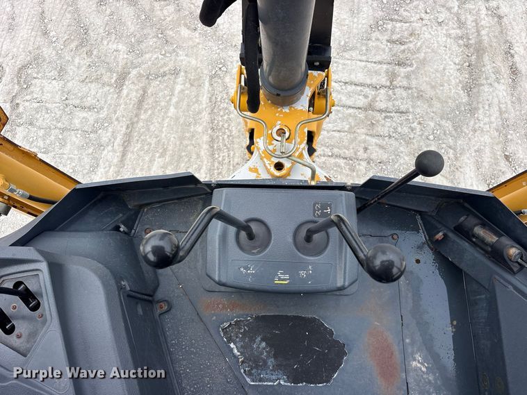 image for item ES8286 2015 John Deere 310K backhoe