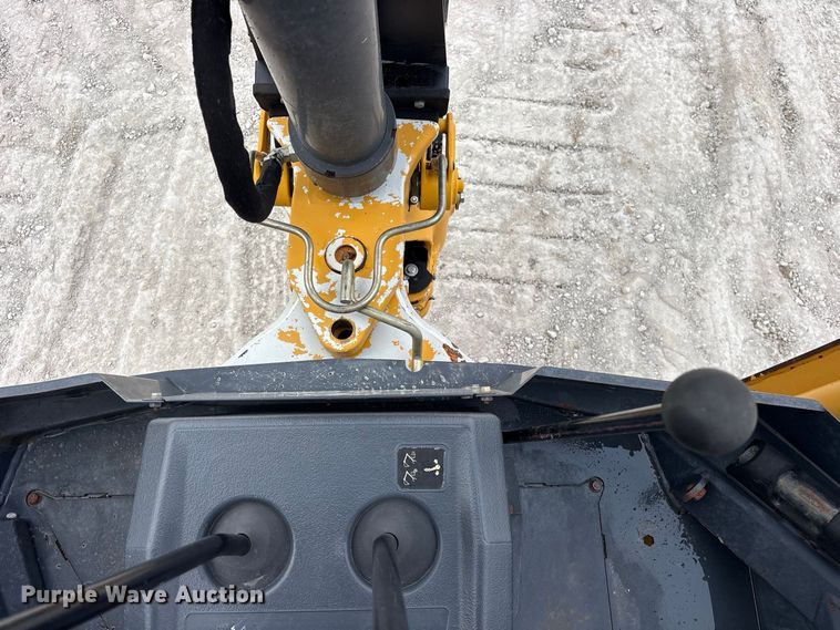 image for item ES8286 2015 John Deere 310K backhoe