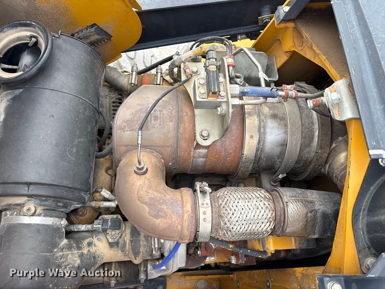 image for item ES8286 2015 John Deere 310K backhoe