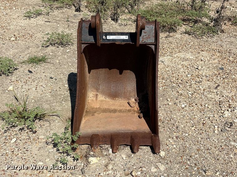 image for item ES8305 Caterpillar backhoe bucket