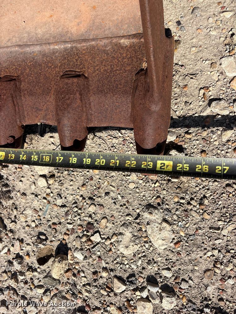 image for item ES8305 Caterpillar backhoe bucket