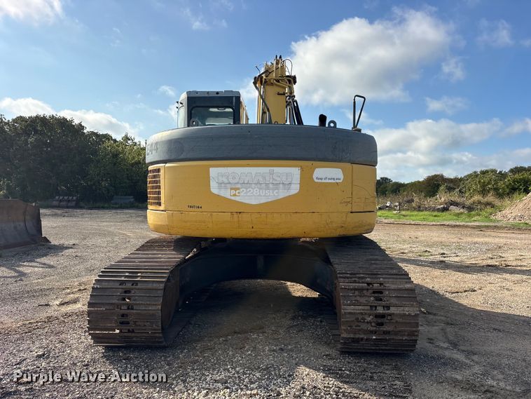 image for item ES8306 2007 Komatsu PC228 USLC-3 excavator