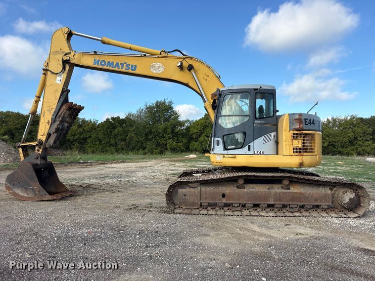 image for item ES8306 2007 Komatsu PC228 USLC-3 excavator