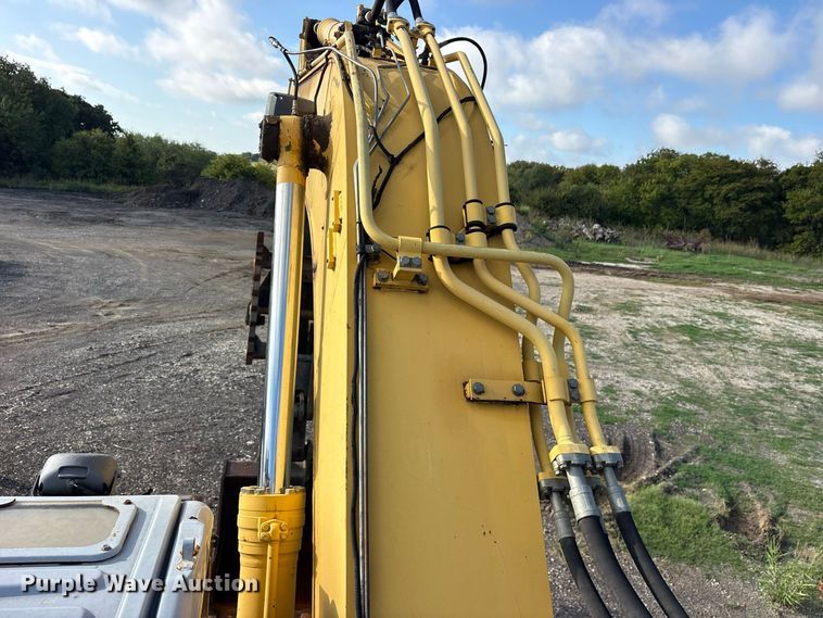 image for item ES8306 2007 Komatsu PC228 USLC-3 excavator