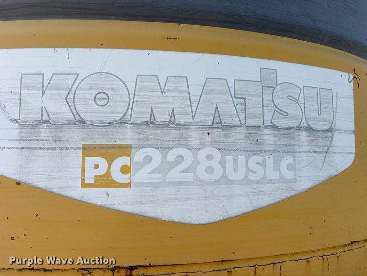 image for item ES8306 2007 Komatsu PC228 USLC-3 excavator