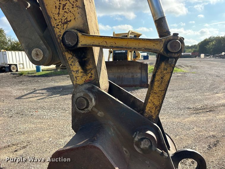 image for item ES8306 2007 Komatsu PC228 USLC-3 excavator
