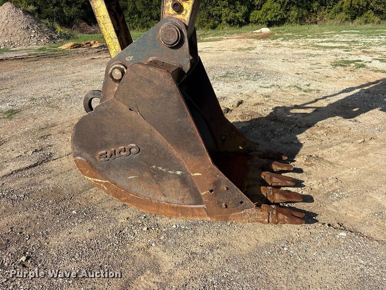 image for item ES8306 2007 Komatsu PC228 USLC-3 excavator