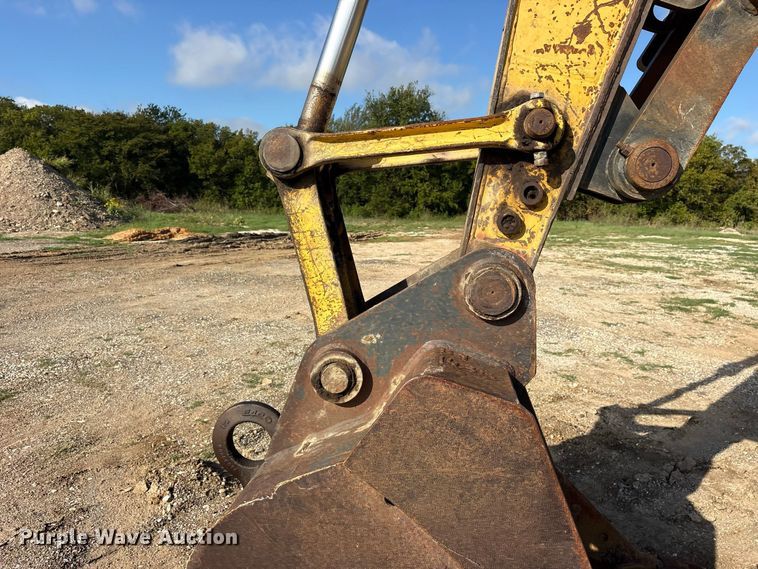 image for item ES8306 2007 Komatsu PC228 USLC-3 excavator