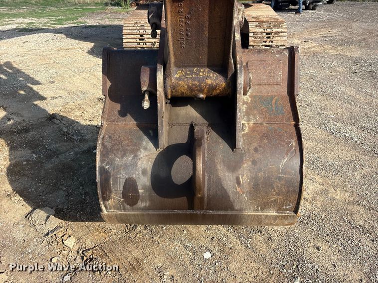 image for item ES8306 2007 Komatsu PC228 USLC-3 excavator