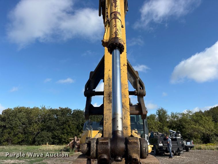 image for item ES8306 2007 Komatsu PC228 USLC-3 excavator